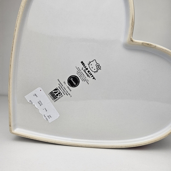 Hello Kitty Heart Shape Baking Dish - Picture 6 of 6